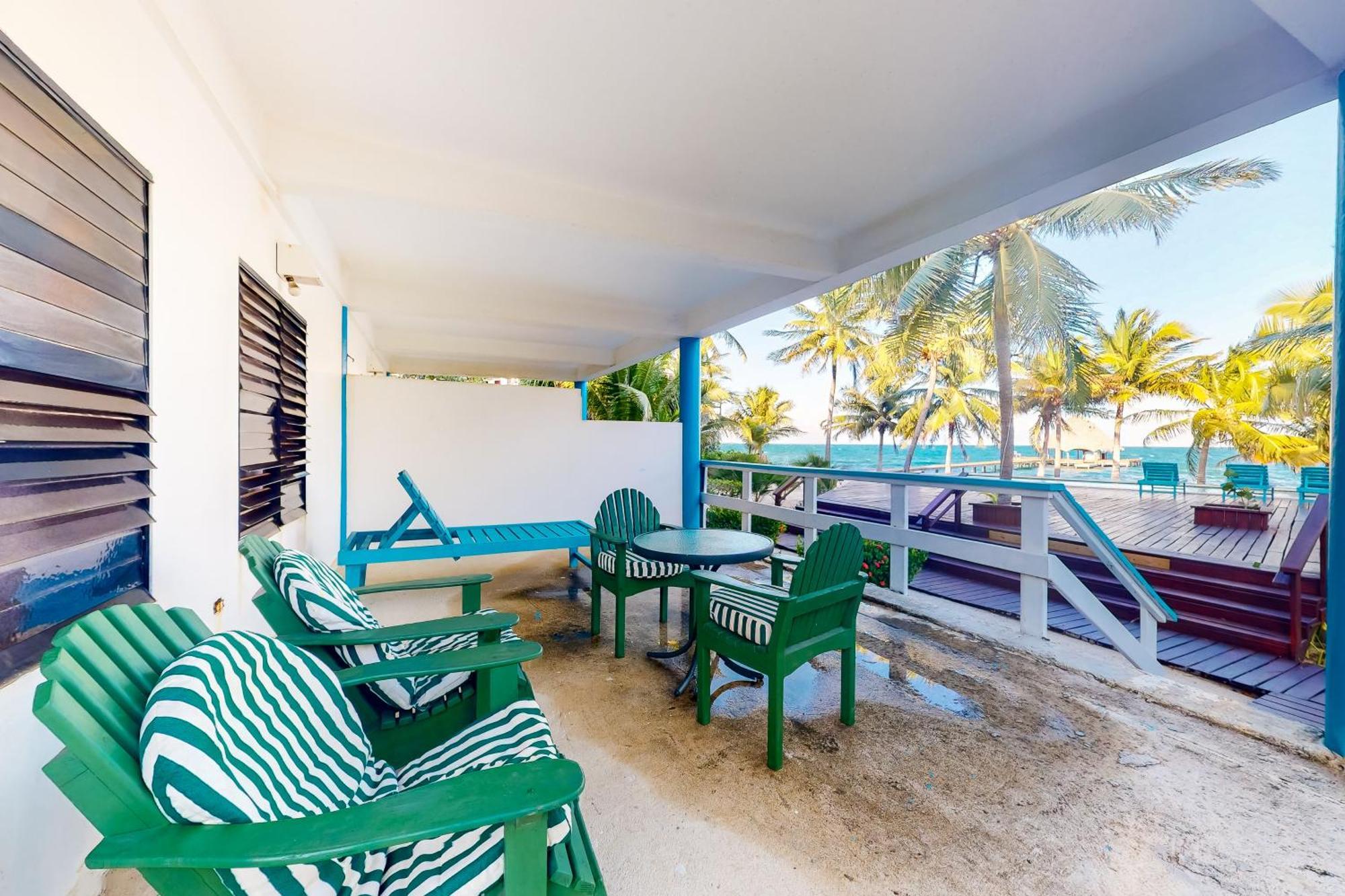 Beachside Villas Gold Standard Certified Placencia Номер фото